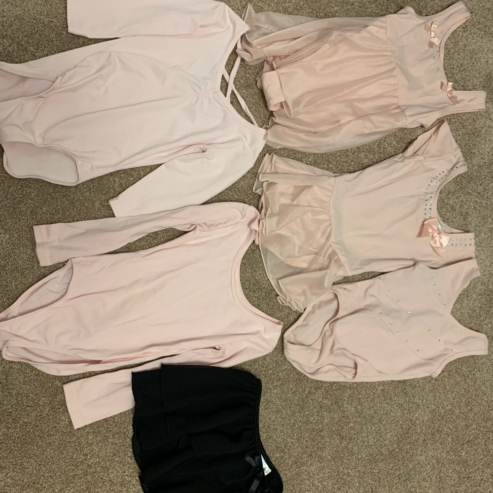 Girls dance lot